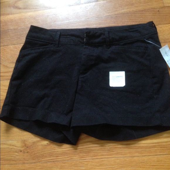 Black Size 0 Old Navy Pixie Cut Shorts NWT - Picture 1 of 7